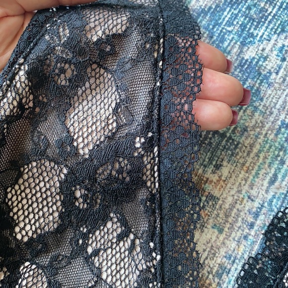 NAANAA Lace Dress - Picture 13 of 13